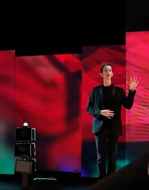 Magician Motivational Speaker - Keelan Leyser